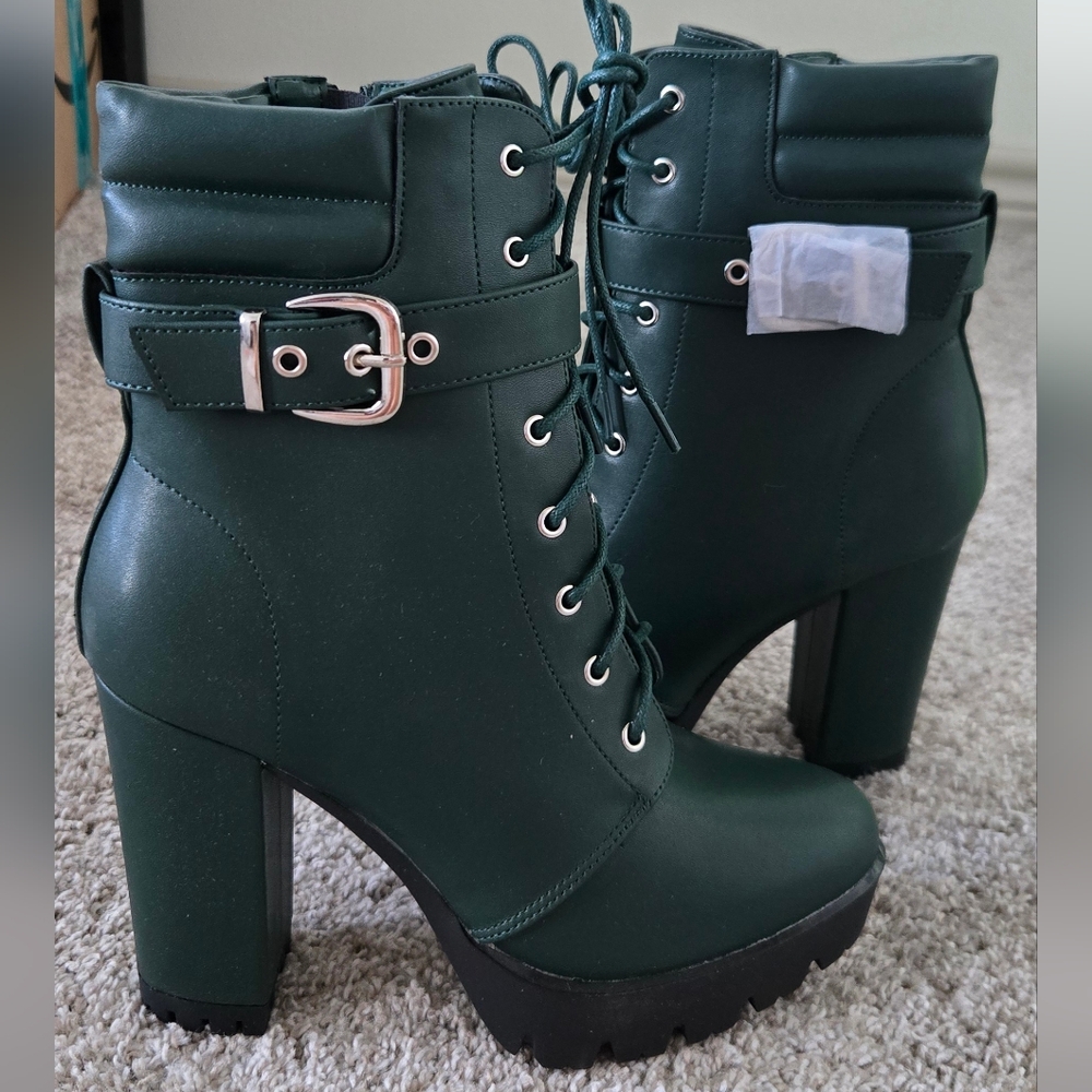 Elegant Green Lace-Up Ankle Boots